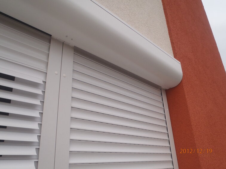 Venkovní hliníkové rolety