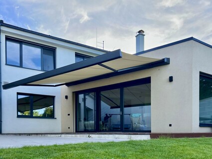Designová markýza pro moderní terasu 